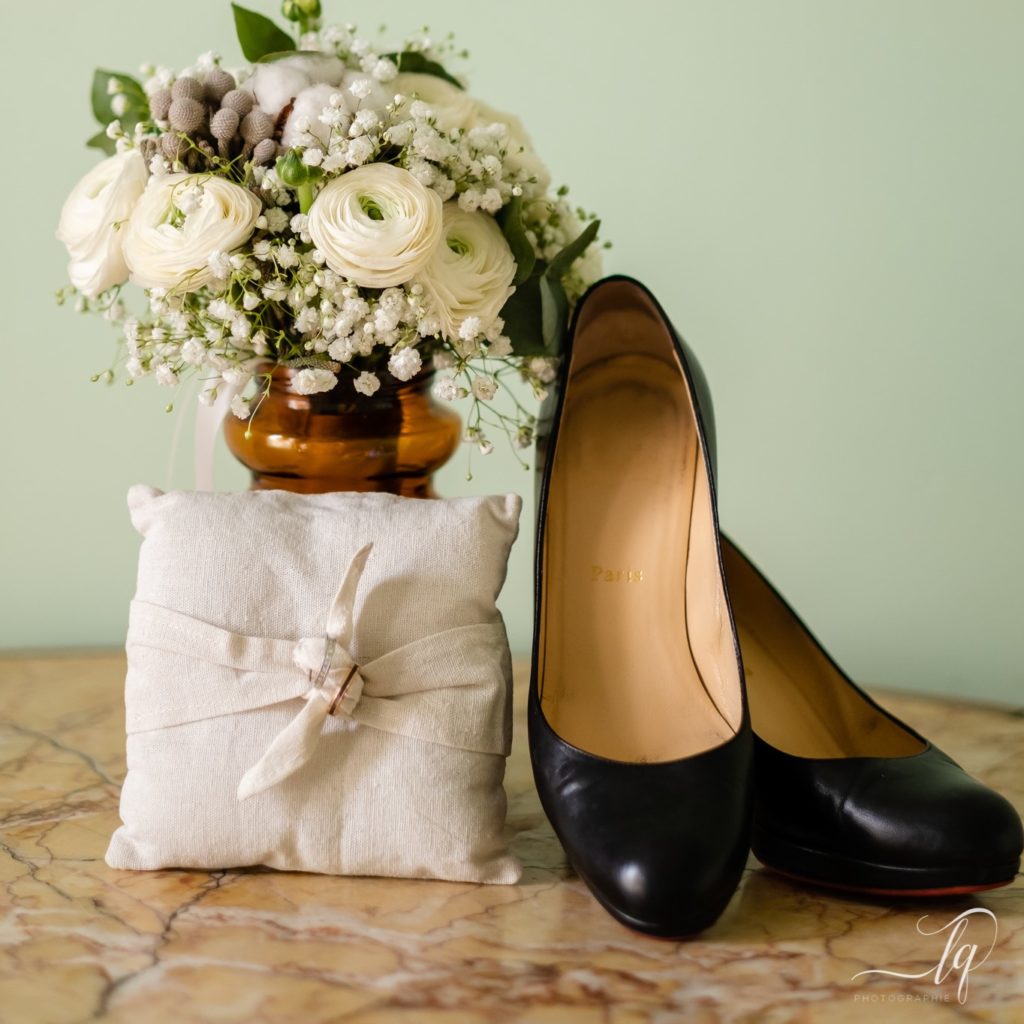 BOUQUET DE MARIEE ET ESCARPIN EN CUIR